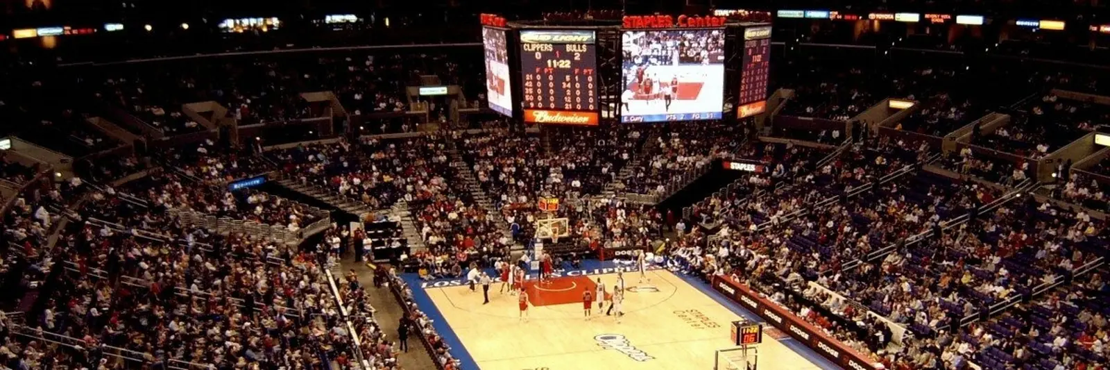 Basketball arena match sport game lakers tribune fans