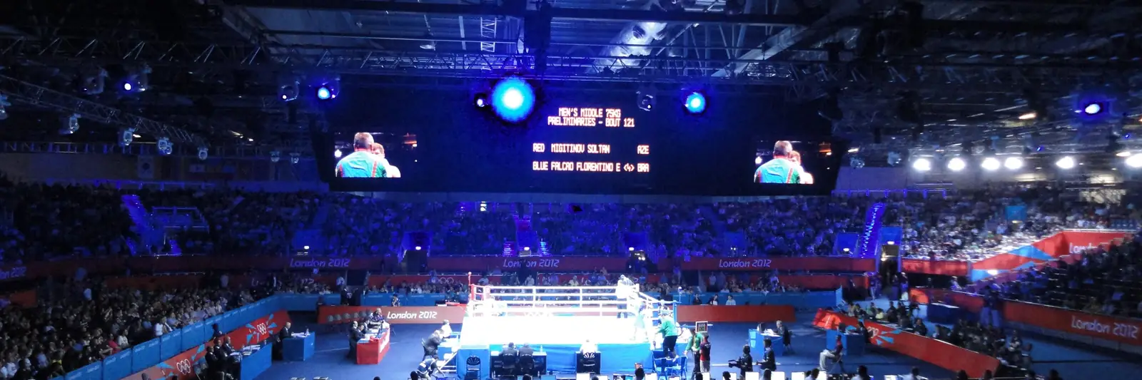 During the fight Soltan Migitinov (AZE, red) vs. Esquiva Falcão Florentino (BRA, blue) at the ExCeL London during the 20